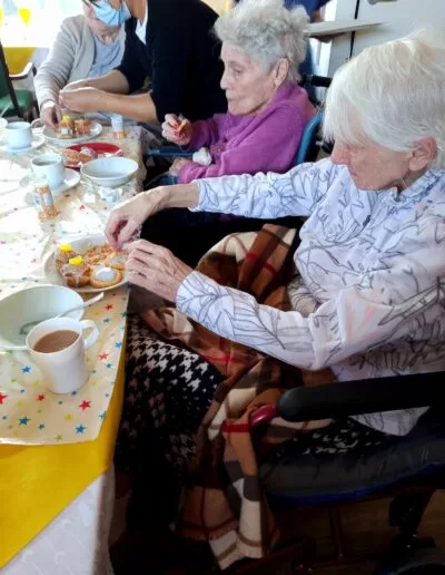 Residents making cakes